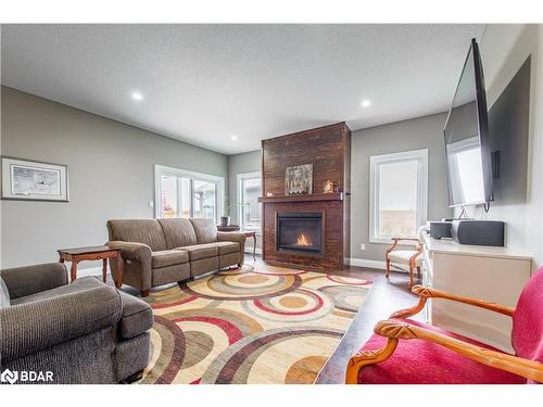 470 Grand Trunk Street Street S, Palmerston, ON - Indoor Photo Showing Living Room With Fireplace