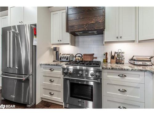 470 Grand Trunk Street Street S, Palmerston, ON - Indoor Photo Showing Kitchen With Upgraded Kitchen