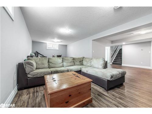 470 Grand Trunk Street Street S, Palmerston, ON - Indoor Photo Showing Living Room