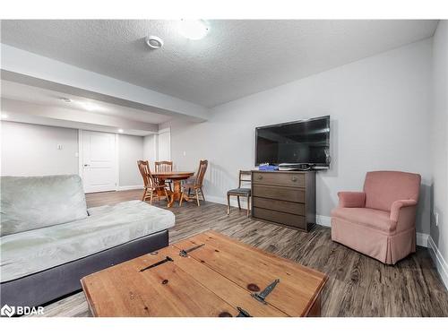 470 Grand Trunk Street Street S, Palmerston, ON - Indoor Photo Showing Living Room