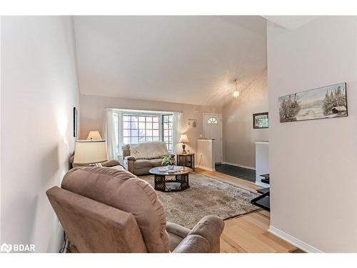 402-40 Museum Drive, Orillia, ON - Indoor Photo Showing Living Room