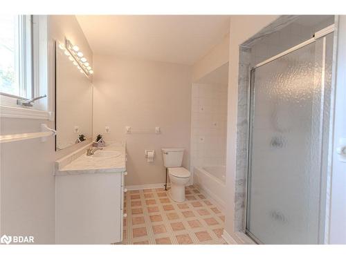 402-40 Museum Drive, Orillia, ON - Indoor Photo Showing Bathroom