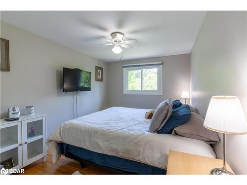 748 Adelaide Avenue E, Oshawa, ON - Indoor Photo Showing Bedroom