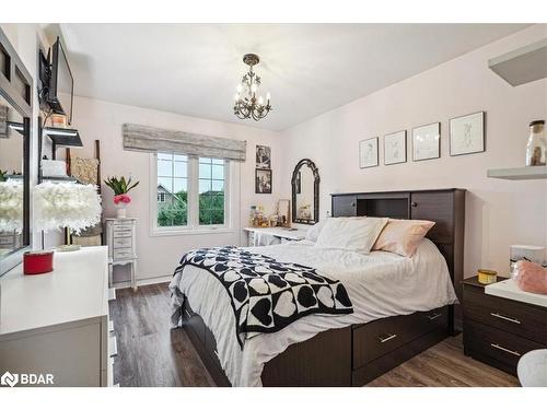 7 Archer Avenue, Bradford, ON - Indoor Photo Showing Bedroom