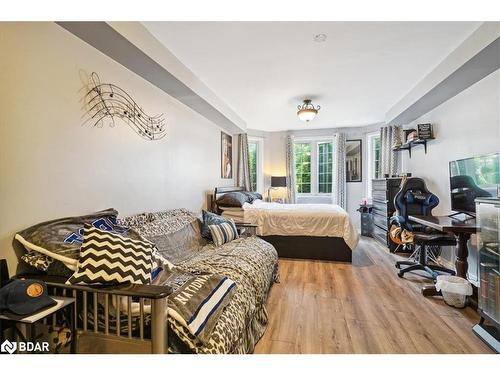 7 Archer Avenue, Bradford, ON - Indoor Photo Showing Bedroom