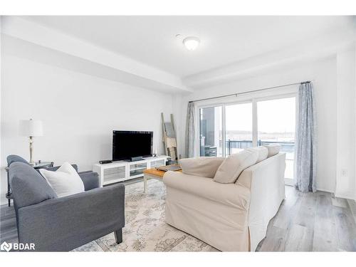 78 Marina Village Drive, Port Severn, ON - Indoor Photo Showing Living Room