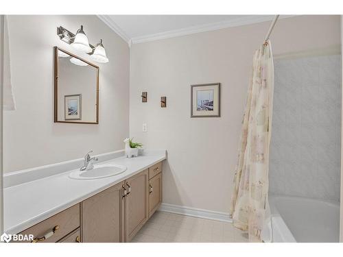 356 Livingstone Street, Barrie, ON - Indoor Photo Showing Bathroom