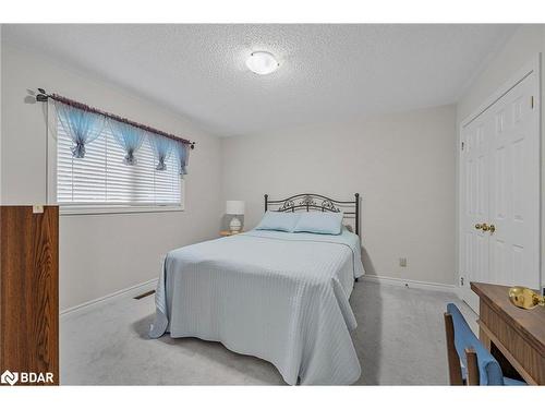 356 Livingstone Street, Barrie, ON - Indoor Photo Showing Bedroom