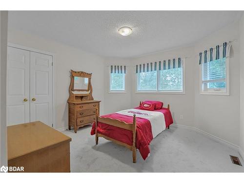 356 Livingstone Street, Barrie, ON - Indoor Photo Showing Bedroom