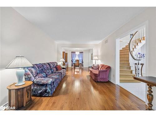 356 Livingstone Street, Barrie, ON - Indoor Photo Showing Living Room