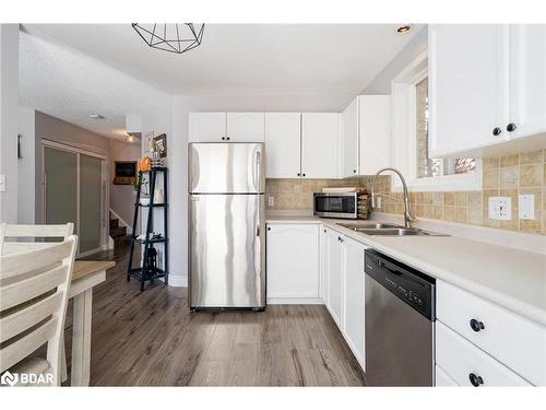 66 Clute Crescent, Barrie, ON - Indoor Photo Showing Kitchen With Double Sink