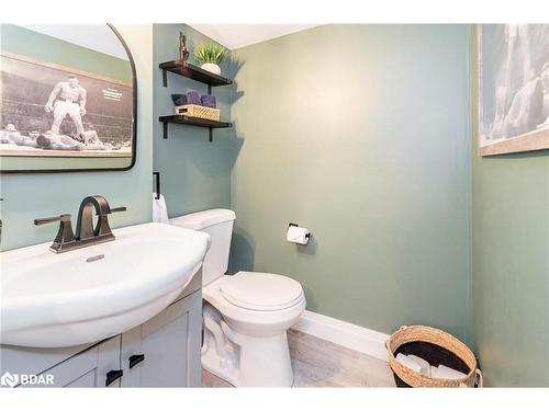 66 Clute Crescent, Barrie, ON - Indoor Photo Showing Bathroom