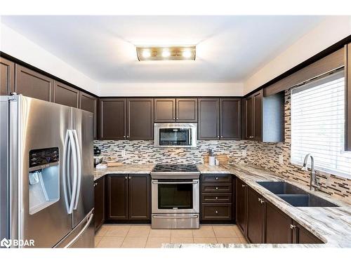 136 Griffin Street, Midland, ON - Indoor Photo Showing Kitchen With Double Sink With Upgraded Kitchen