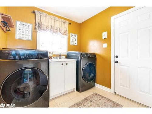 136 Griffin Street, Midland, ON - Indoor Photo Showing Laundry Room