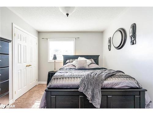 136 Griffin Street, Midland, ON - Indoor Photo Showing Bedroom