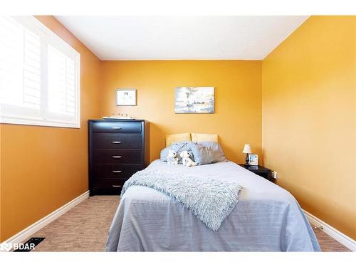 136 Griffin Street, Midland, ON - Indoor Photo Showing Bedroom