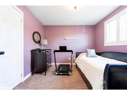 136 Griffin Street, Midland, ON - Indoor Photo Showing Bedroom