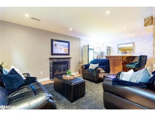 136 Griffin Street, Midland, ON - Indoor Photo Showing Living Room With Fireplace