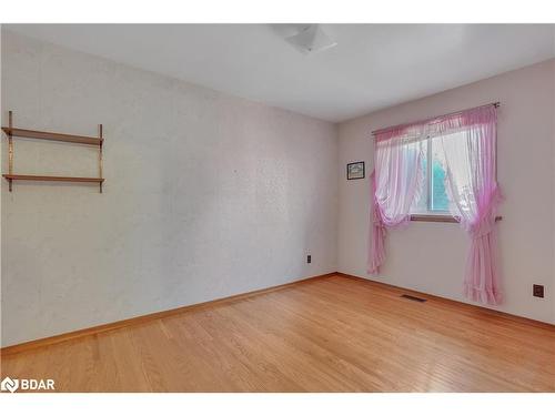 33 Hancey Crescent, Alliston, ON - Indoor Photo Showing Other Room