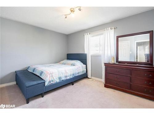 67 Kenwell Crescent, Barrie, ON - Indoor Photo Showing Bedroom