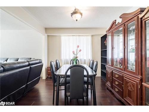 67 Kenwell Crescent, Barrie, ON - Indoor Photo Showing Dining Room