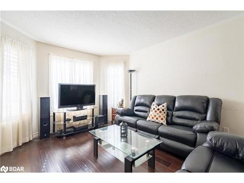 67 Kenwell Crescent, Barrie, ON - Indoor Photo Showing Living Room