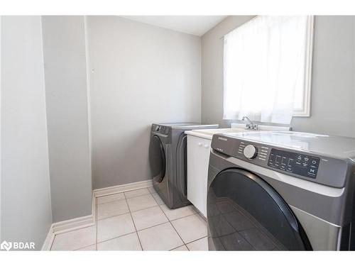 67 Kenwell Crescent, Barrie, ON - Indoor Photo Showing Laundry Room