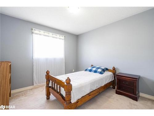 67 Kenwell Crescent, Barrie, ON - Indoor Photo Showing Bedroom