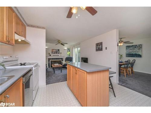 238 Walsh Crescent, Orangeville, ON - Indoor Photo Showing Kitchen