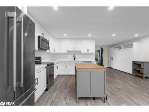 220-1102 Horseshoe Valley Road W, Barrie, ON - Indoor Photo Showing Kitchen With Stainless Steel Kitchen