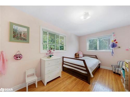 188 Napier Street, Barrie, ON - Indoor Photo Showing Bedroom