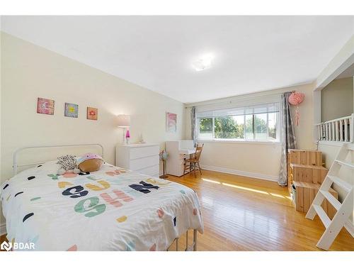 188 Napier Street, Barrie, ON - Indoor Photo Showing Bedroom