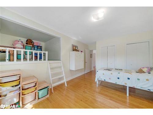 188 Napier Street, Barrie, ON - Indoor Photo Showing Bedroom