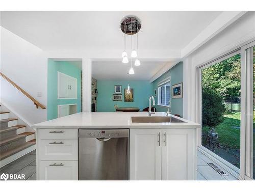 188 Napier Street, Barrie, ON - Indoor Photo Showing Kitchen