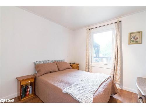 6582 Yonge Street, Innisfil, ON - Indoor Photo Showing Bedroom