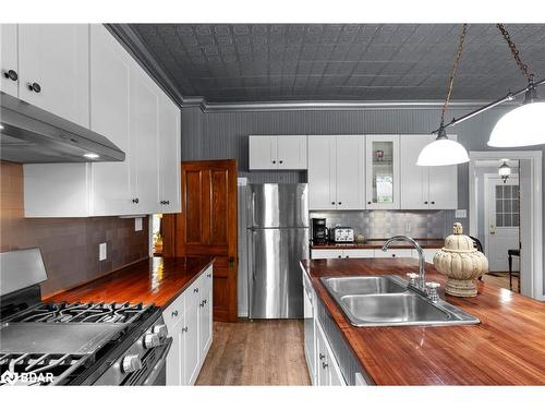 2378 Old Second Road North Road, Elmvale, ON - Indoor Photo Showing Kitchen With Double Sink