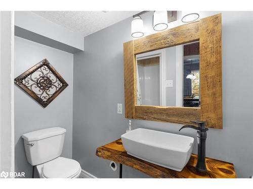 2378 Old Second Road North Road, Elmvale, ON - Indoor Photo Showing Bathroom