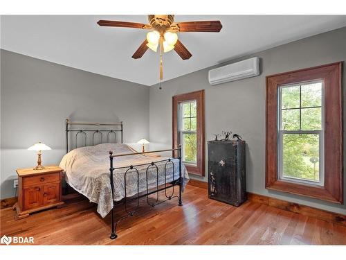 2378 Old Second Road North Road, Elmvale, ON - Indoor Photo Showing Bedroom