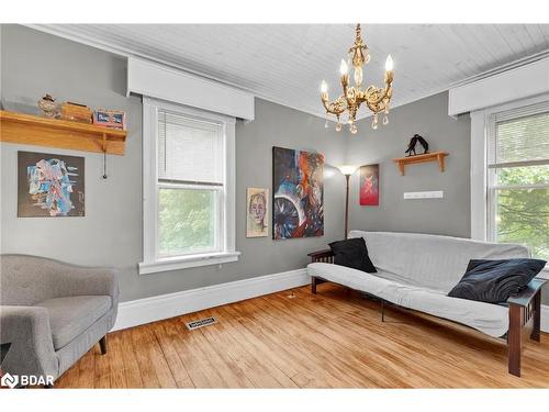 2378 Old Second Road North Road, Elmvale, ON - Indoor Photo Showing Living Room