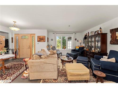 1077 Monck Road Road, Ramara, ON - Indoor Photo Showing Living Room