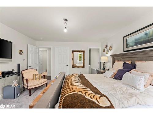 1077 Monck Road Road, Ramara, ON - Indoor Photo Showing Bedroom