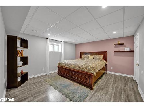 4 Berkar Street, Angus, ON - Indoor Photo Showing Bedroom