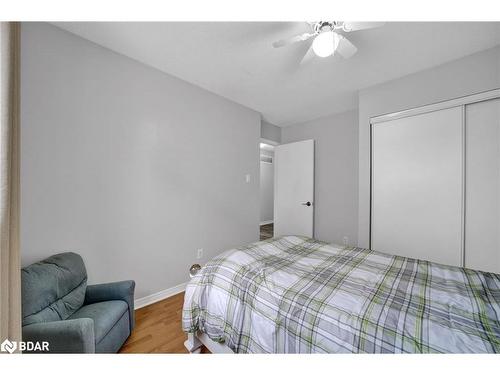 4 Berkar Street, Angus, ON - Indoor Photo Showing Bedroom