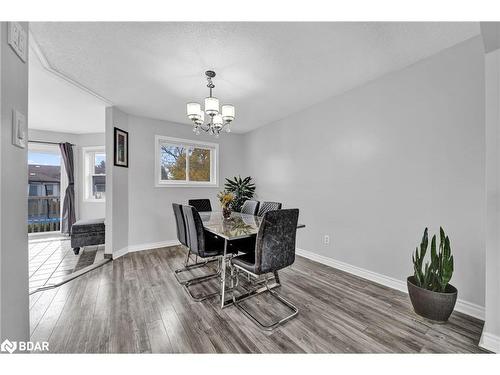 4 Berkar Street, Angus, ON - Indoor Photo Showing Dining Room