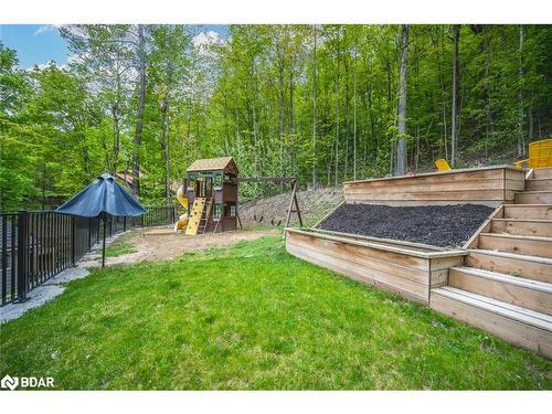 22 Pine Ridge Trail, Oro-Medonte, ON - Outdoor With Backyard