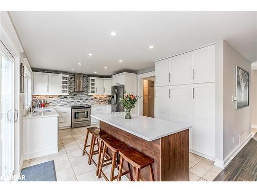 46 Alpine Way, Oro-Medonte, ON - Indoor Photo Showing Kitchen