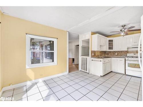 398 Hannah Street, Midland, ON - Indoor Photo Showing Kitchen