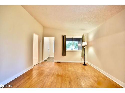 321 Delia Street, Orillia, ON - Indoor Photo Showing Other Room