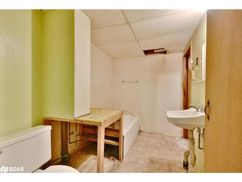 321 Delia Street, Orillia, ON - Indoor Photo Showing Bathroom