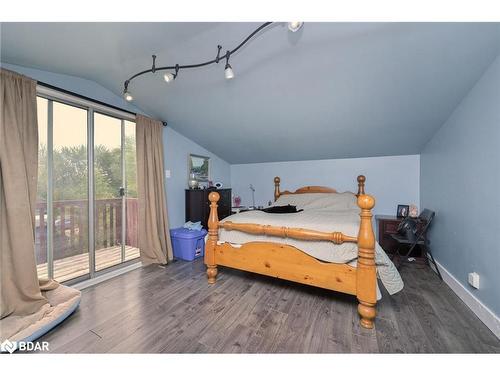 1071 Wood Street, Innisfil, ON - Indoor Photo Showing Bedroom